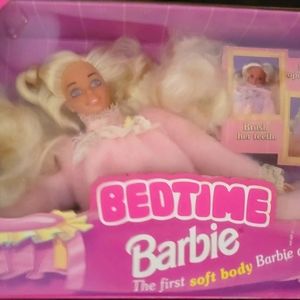 Mattel Bedtime Barbie 1994